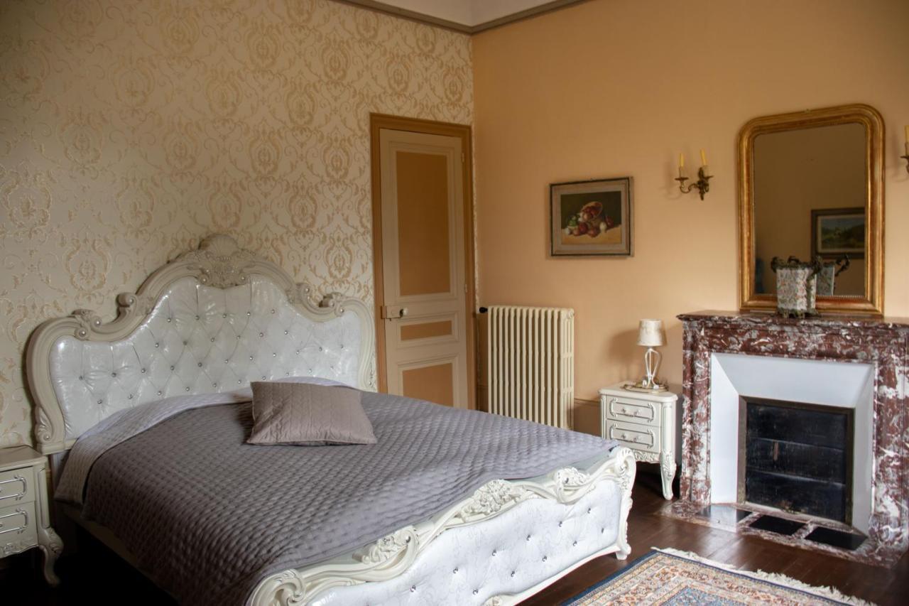 Hotel Le Pavillon de St Agnan à Hautefort Extérieur photo