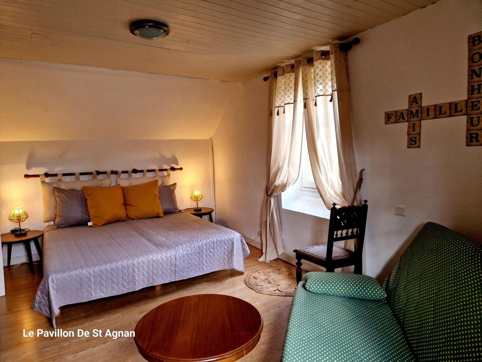 Hotel Le Pavillon de St Agnan à Hautefort Extérieur photo