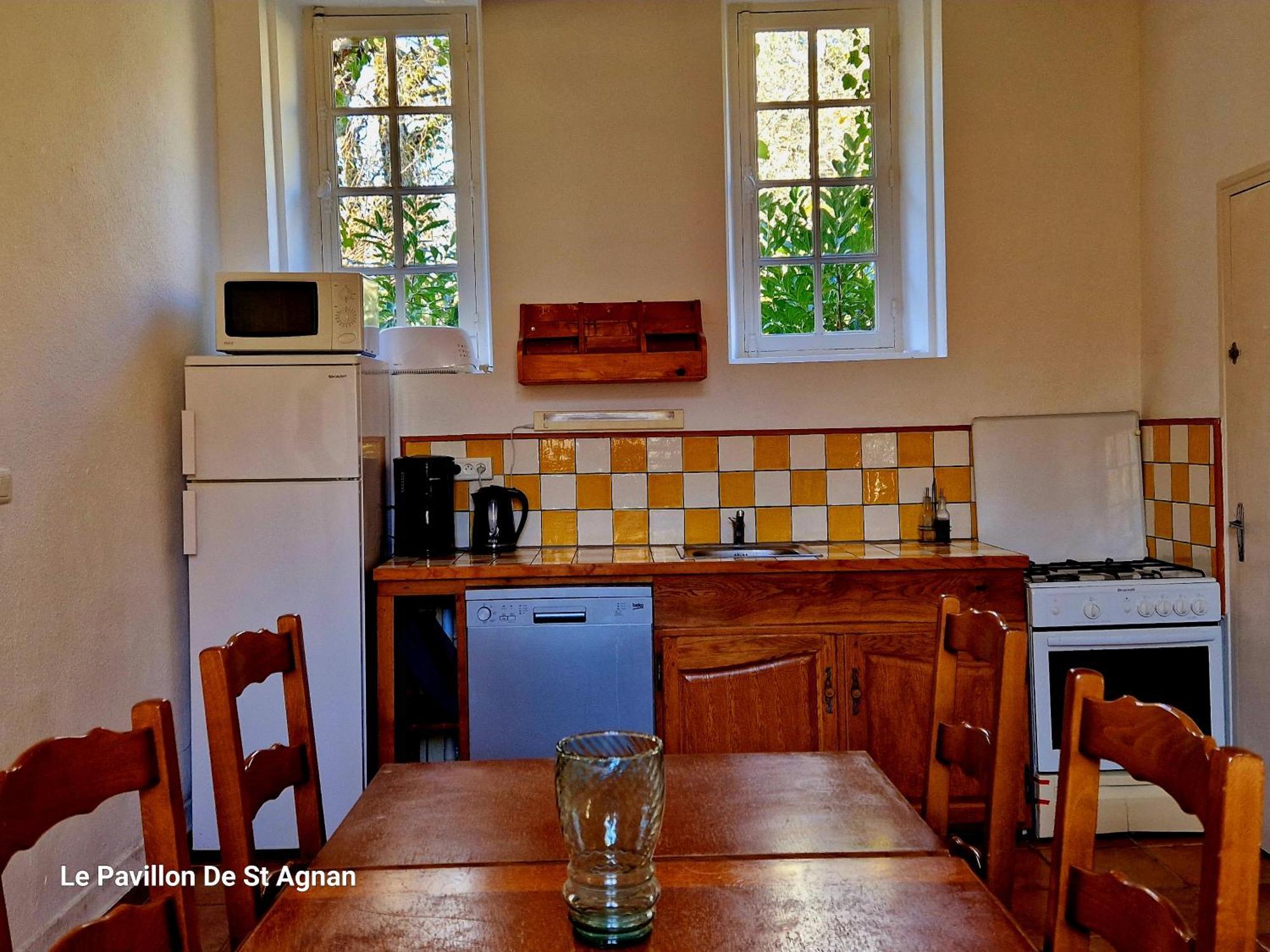 Hotel Le Pavillon de St Agnan à Hautefort Extérieur photo