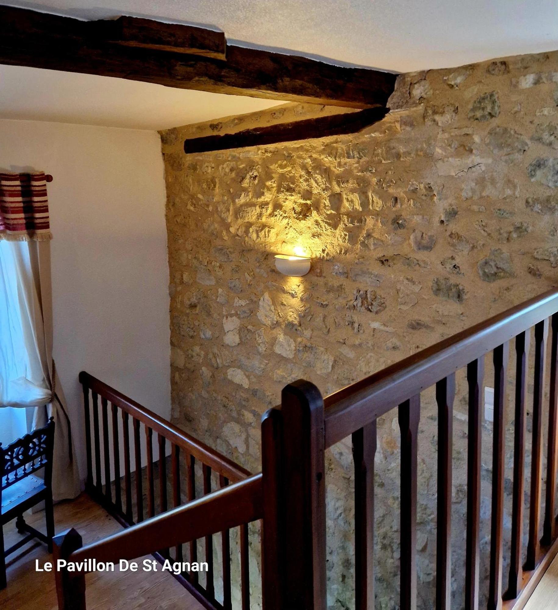 Hotel Le Pavillon de St Agnan à Hautefort Extérieur photo