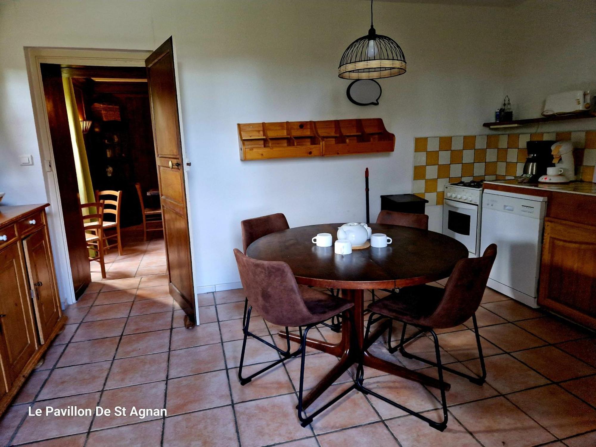 Hotel Le Pavillon de St Agnan à Hautefort Extérieur photo