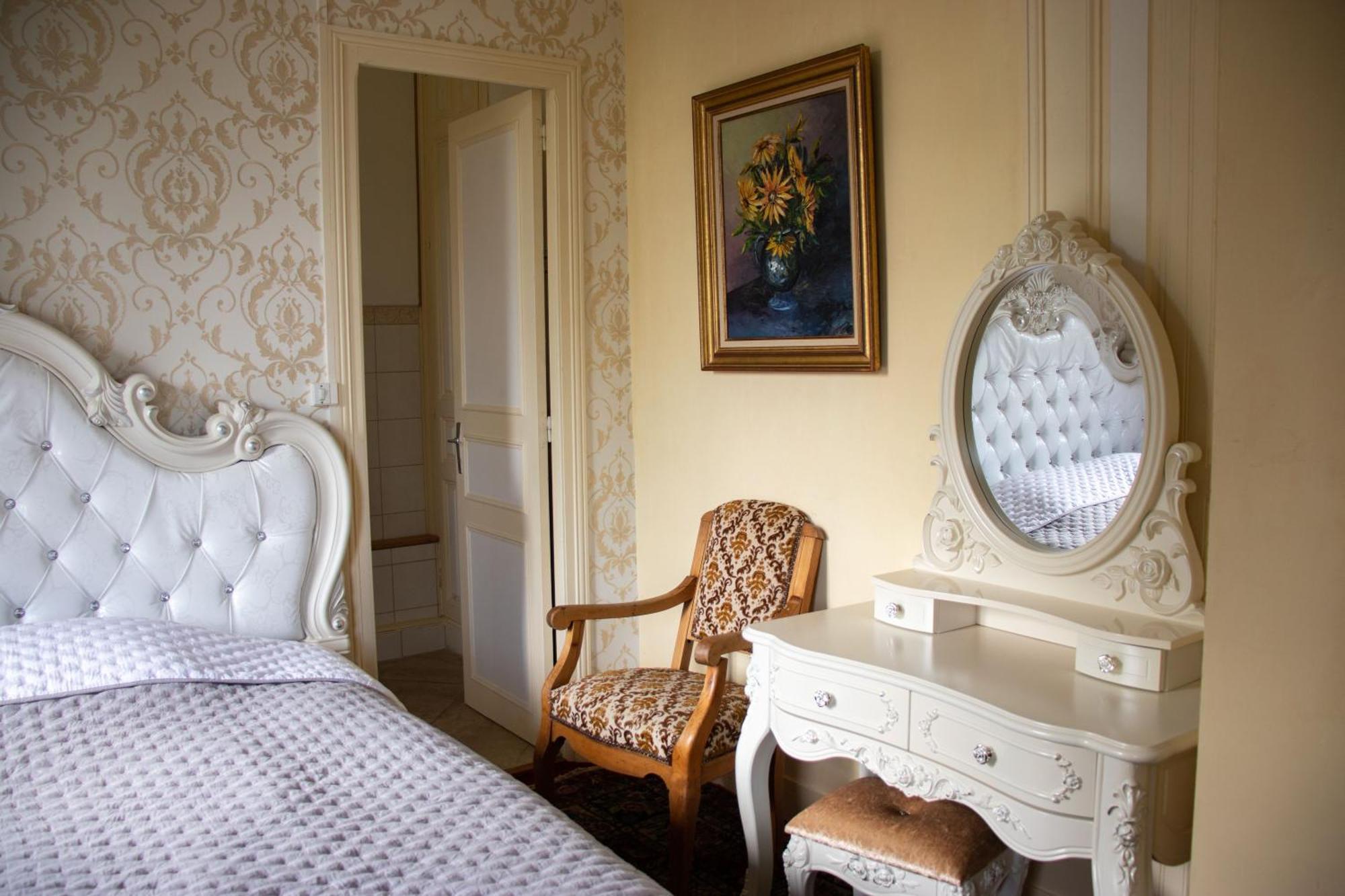 Hotel Le Pavillon de St Agnan à Hautefort Extérieur photo