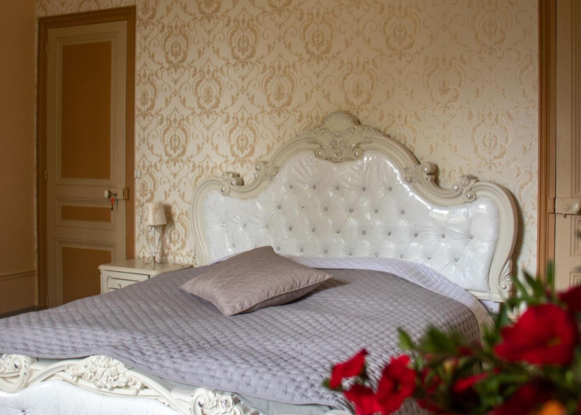 Hotel Le Pavillon de St Agnan à Hautefort Extérieur photo