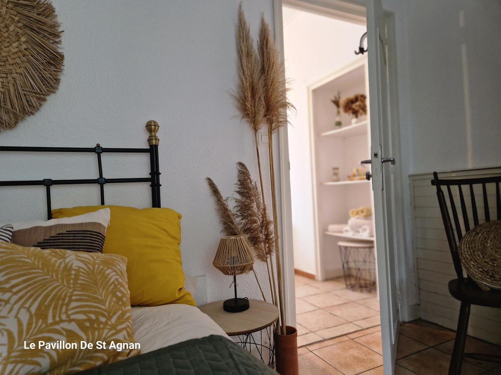 Hotel Le Pavillon de St Agnan à Hautefort Extérieur photo